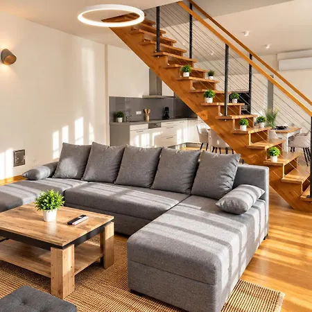 Appartamento Stylish 2br Duplex In Centre
